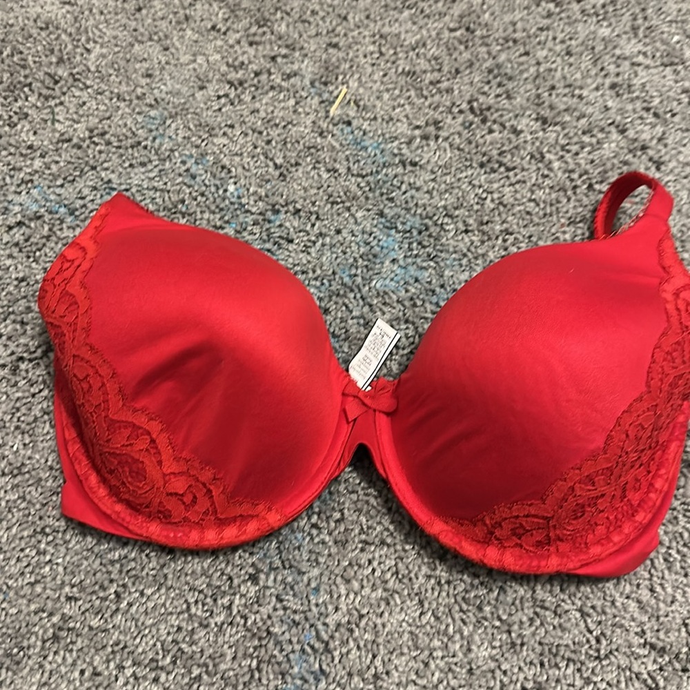 Body by Victoria’s Secret lined perfect coverage red bra size 34DD - Picture 6 of 8